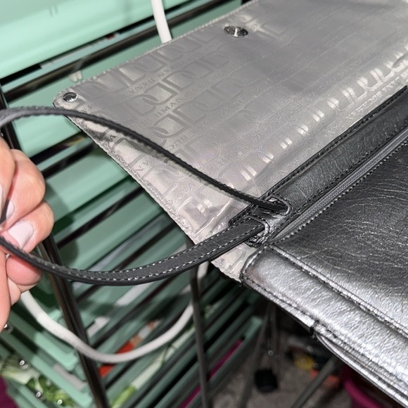 Dana Buchman wristlet large faux leather silver handbag cluch - Picture 3 of 4